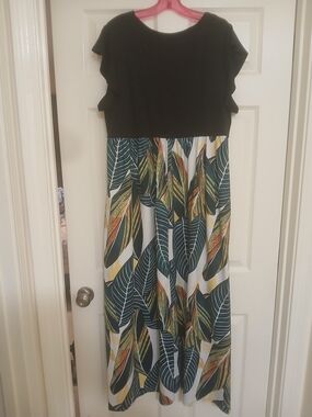 Amazon Essentials Black Top Maxi Dress with Green Leaf Print